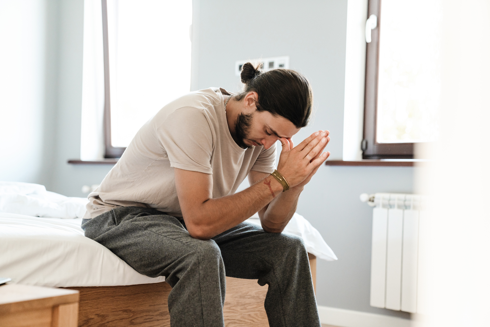 10 Symptoms of Bipolar Disorder and its Risks